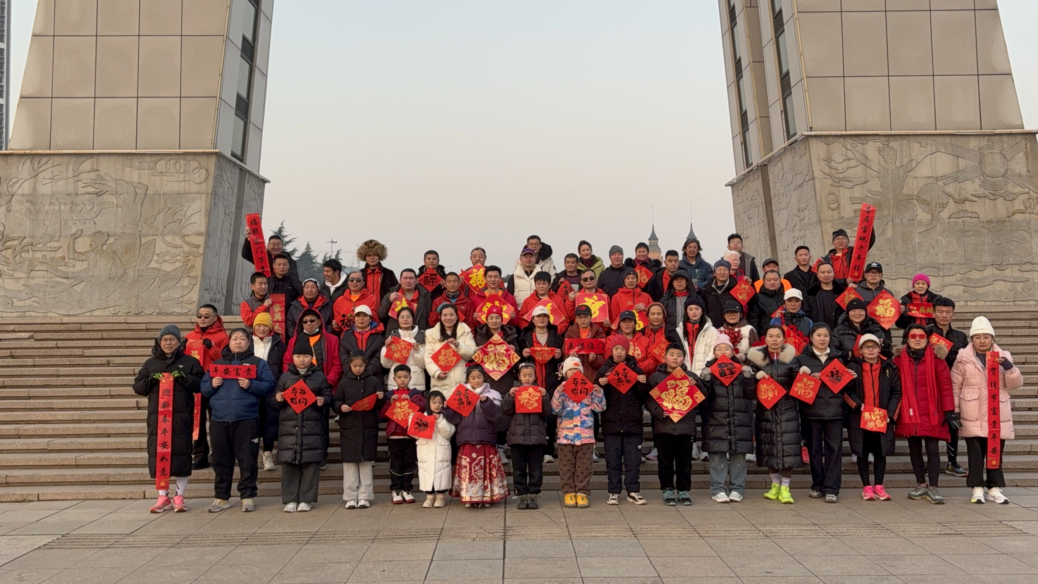 LY43黑暗跑团临沂站2月28日临沂大学城体育馆公益陪跑徒步活动